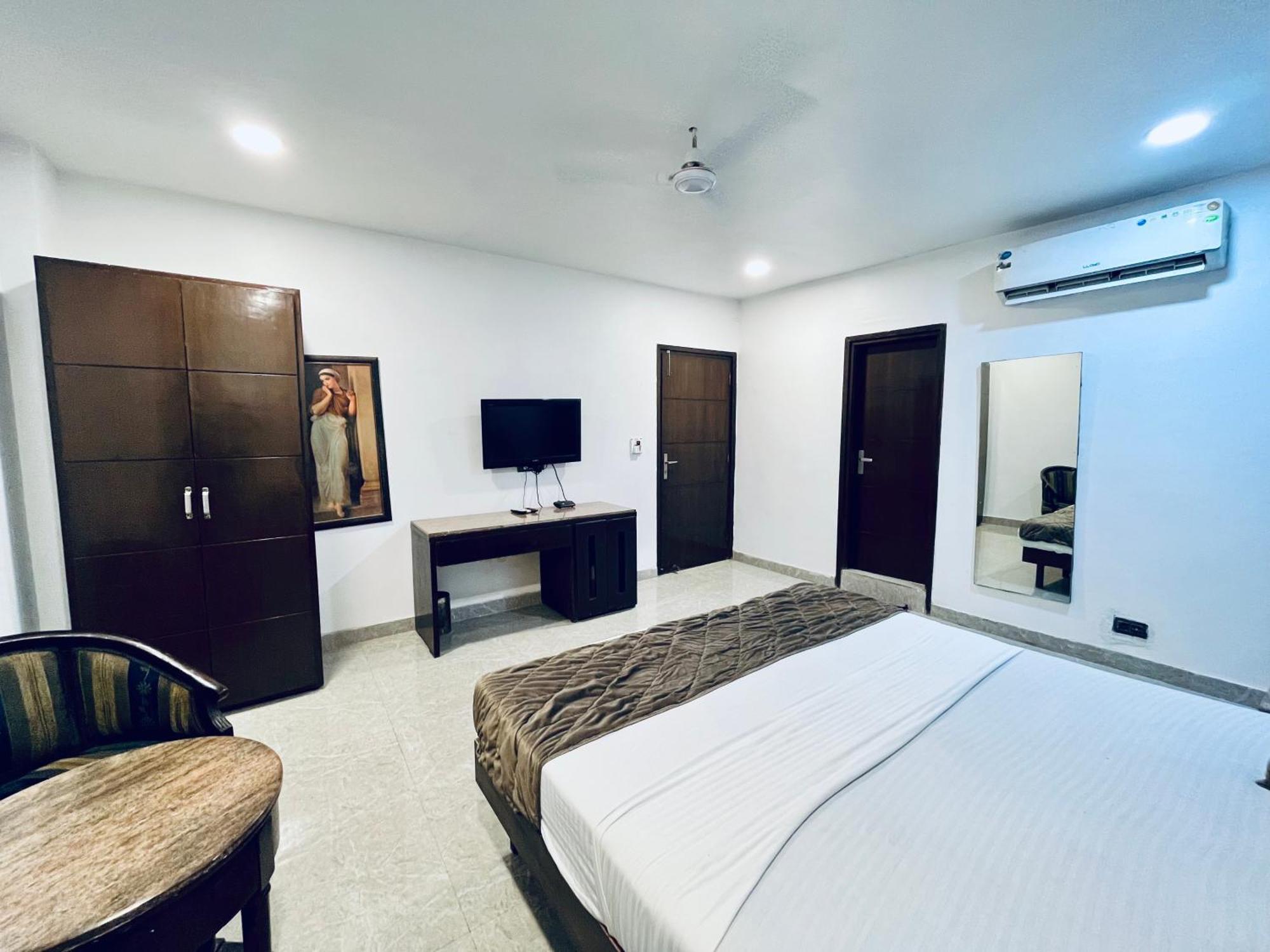 Ganga Ashoka Hotel Rishikesh Exterior photo