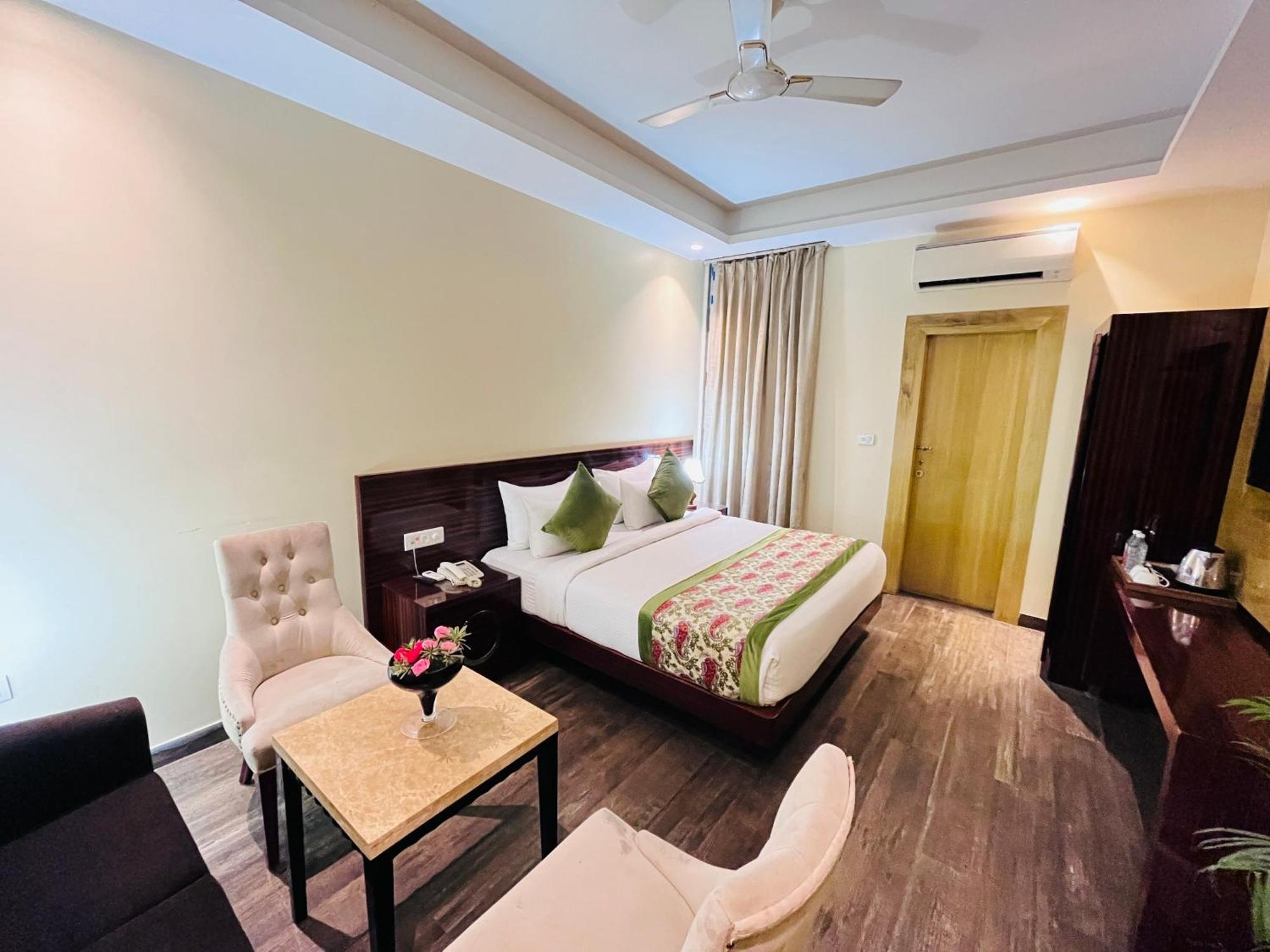Ganga Ashoka Hotel Rishikesh Exterior photo