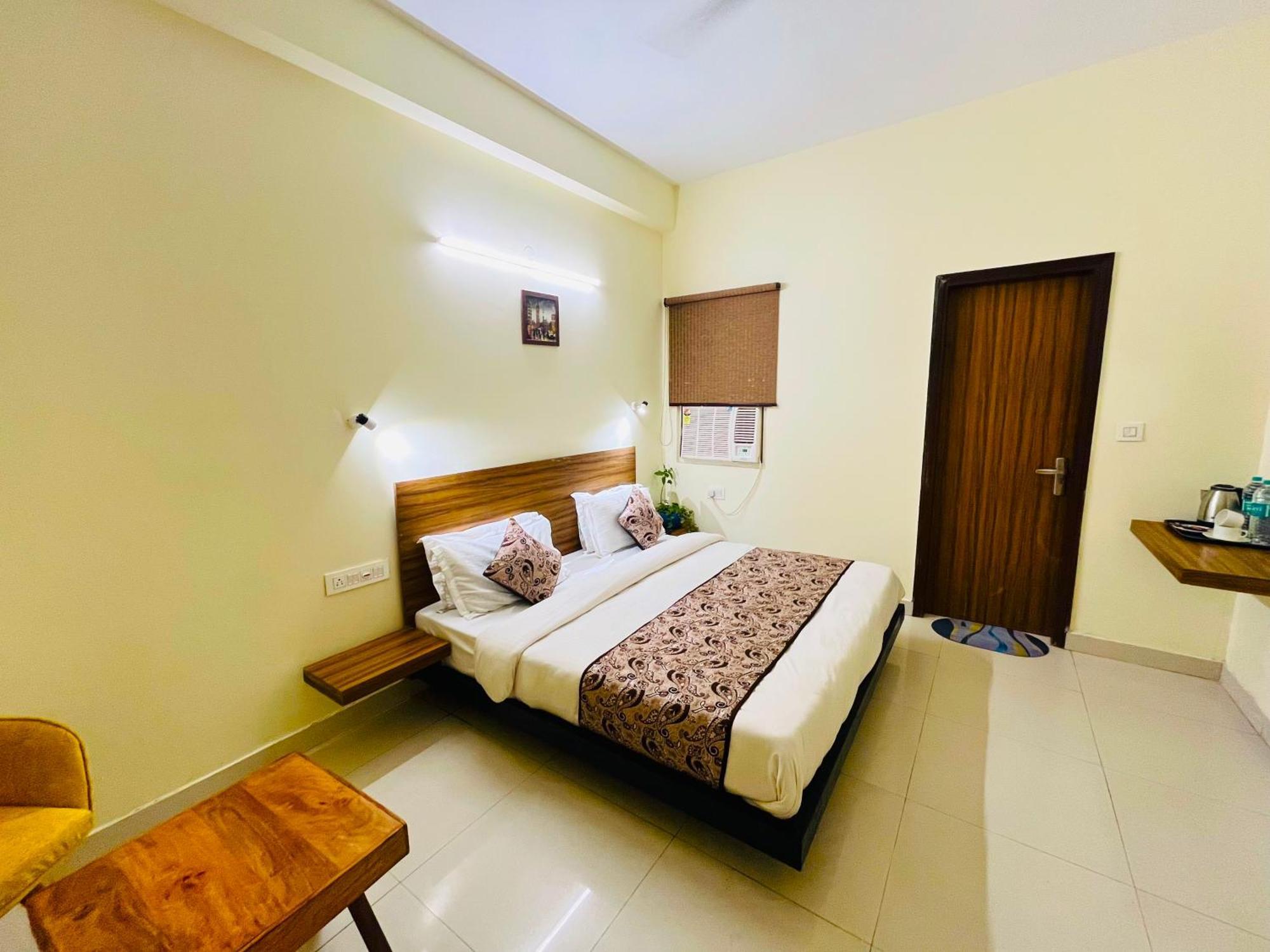 Ganga Ashoka Hotel Rishikesh Exterior photo