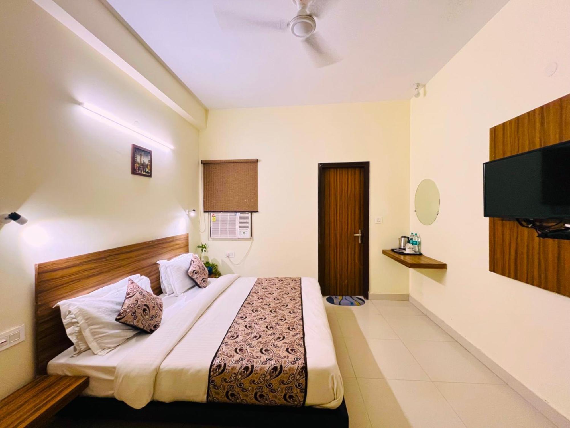 Ganga Ashoka Hotel Rishikesh Exterior photo
